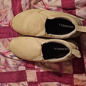 Slip-on day hikers